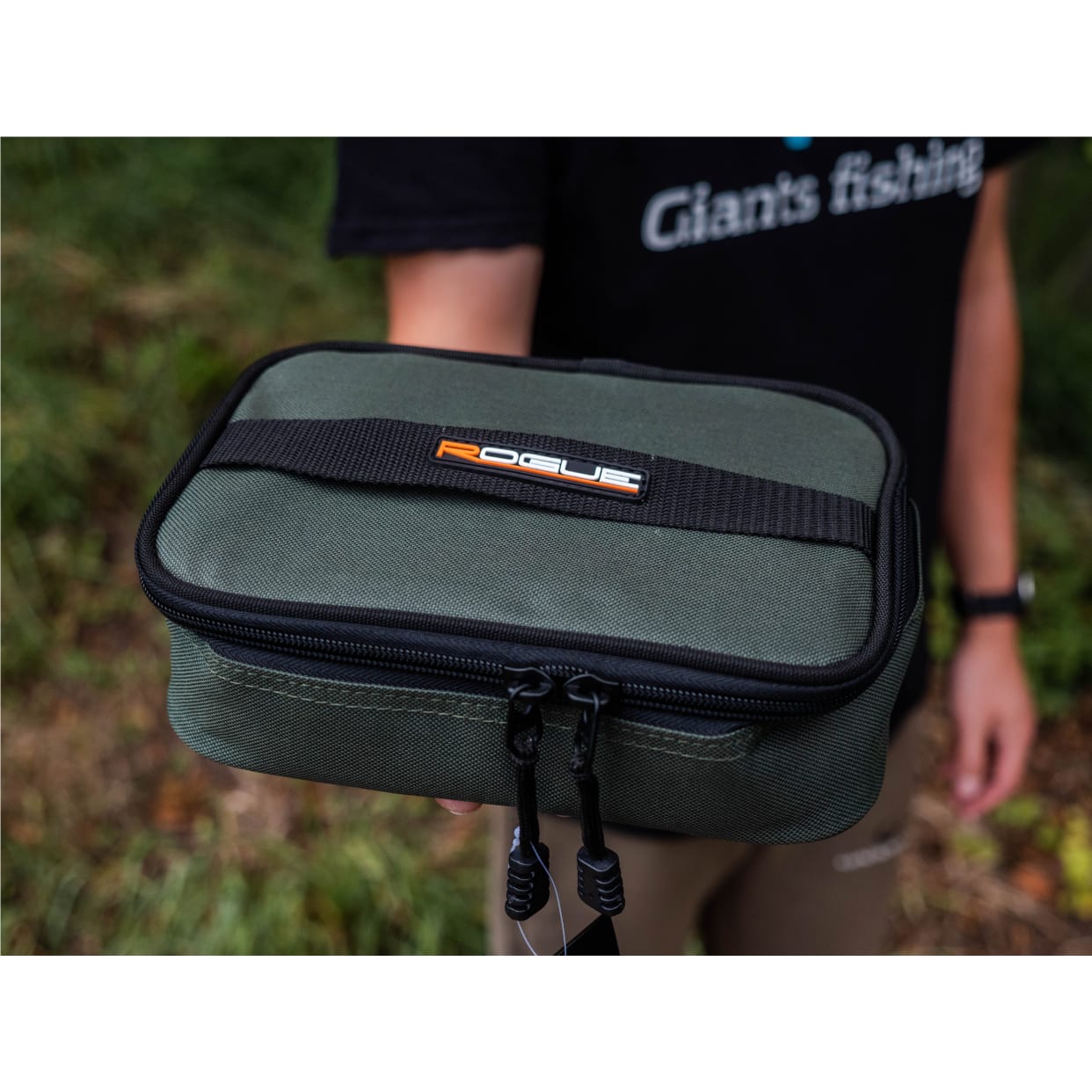 Leeda Pouzdro na doplňky Rogue Medium Accesory Bag