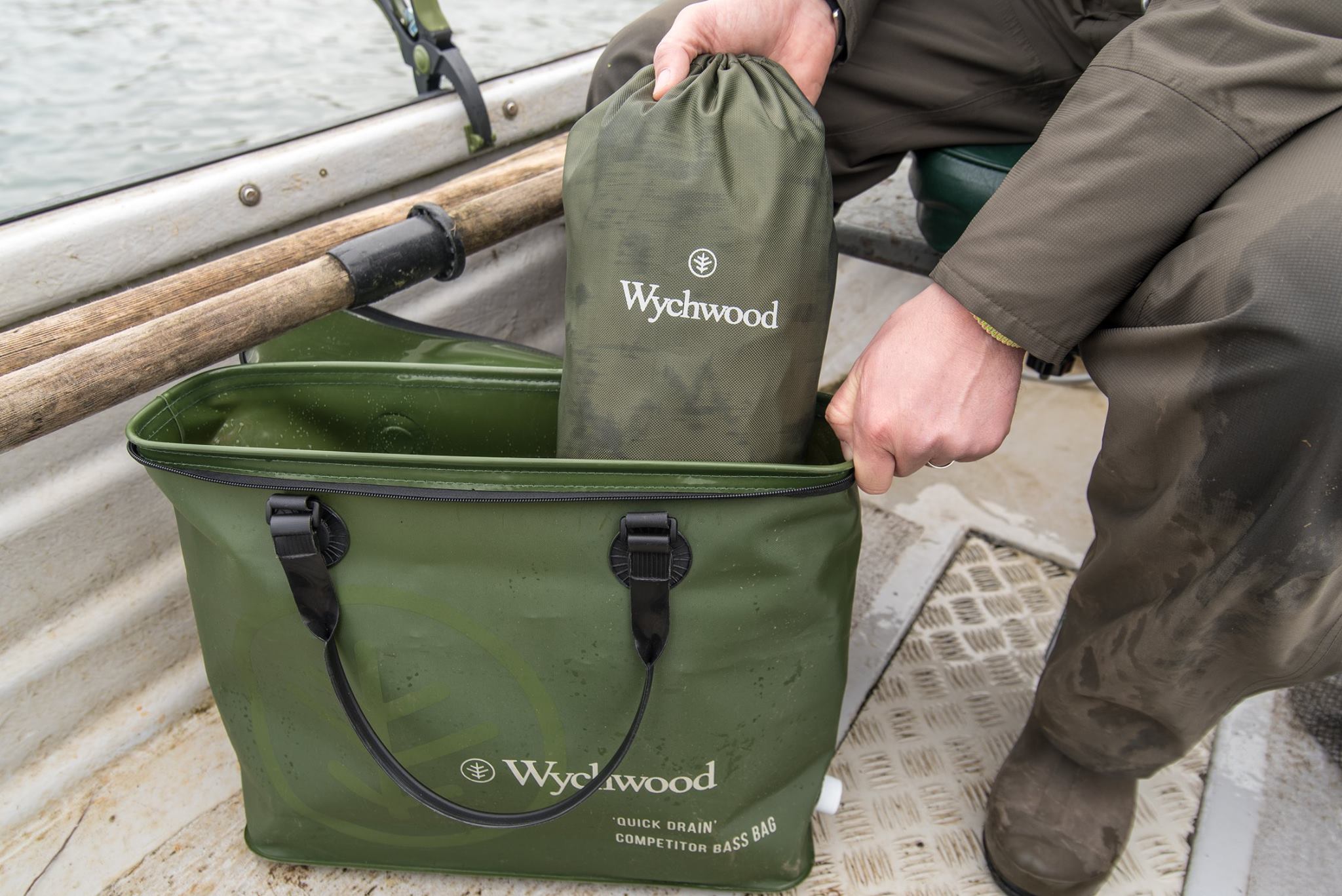 Wychwood Taška na ryby Quick Drain Bass Bag