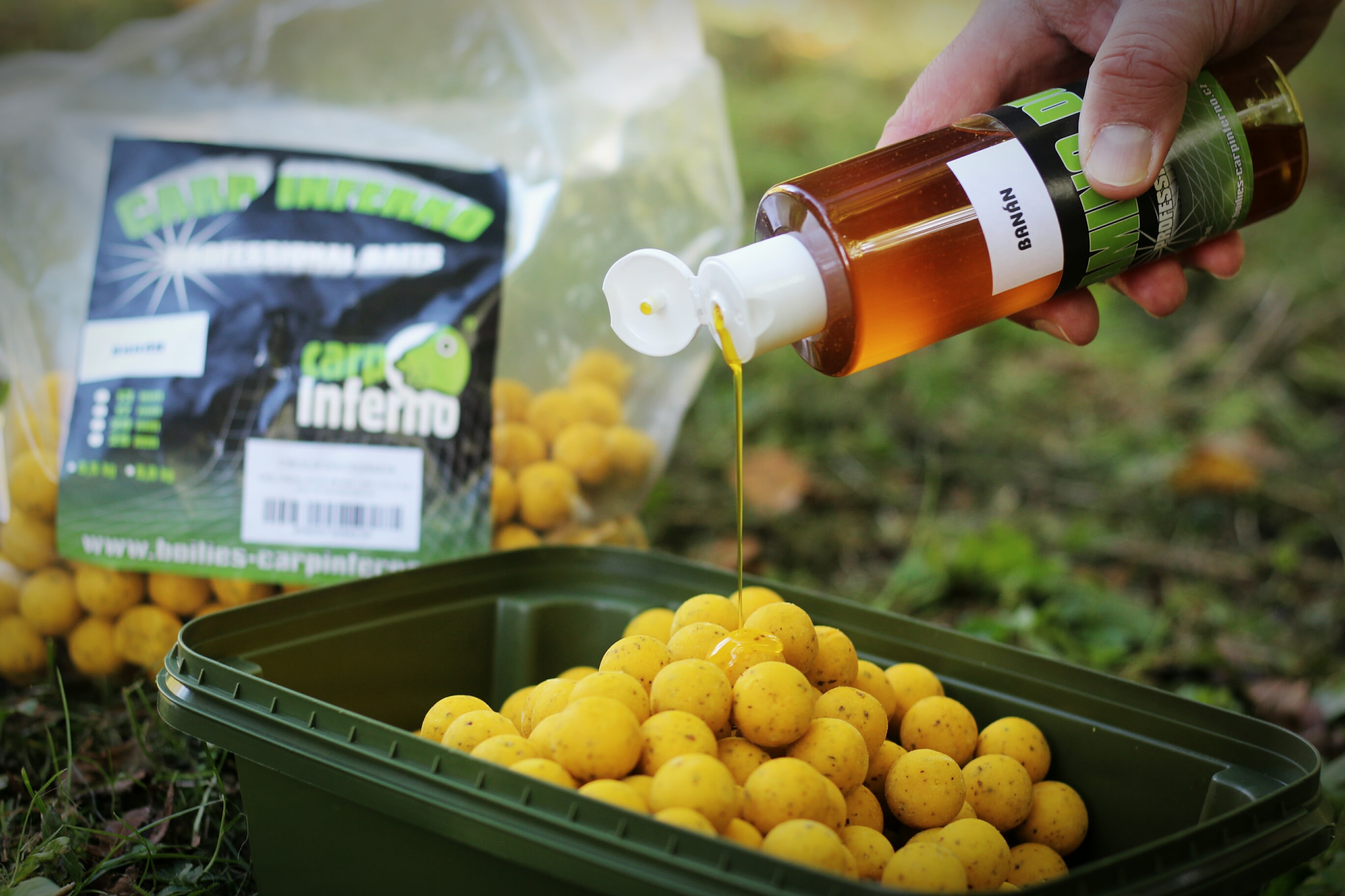 Carp Inferno AKCE Boilies Light Line 3 kg + 250 ml Booster
