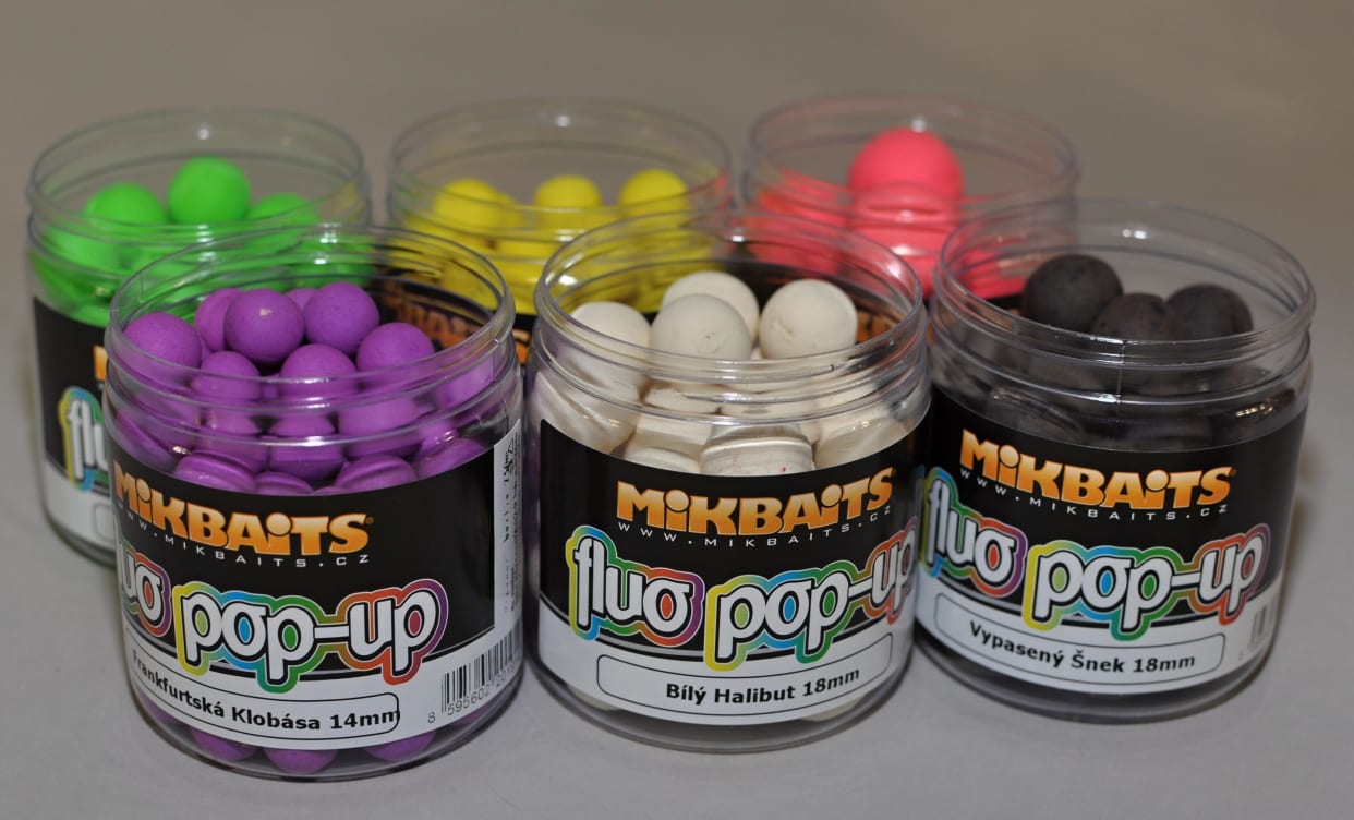 Mikbaits Plovoucí fluo boilie Pikantní Švestka 250 ml 14 mm
