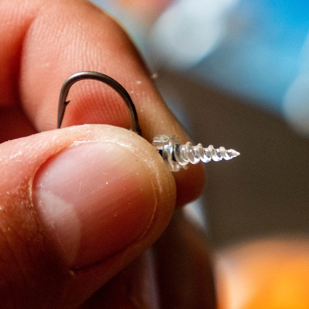 GIANTS FISHING Kolíček s obratlíkem a kroužkem Screw with Ring Swivel Medium 10ks