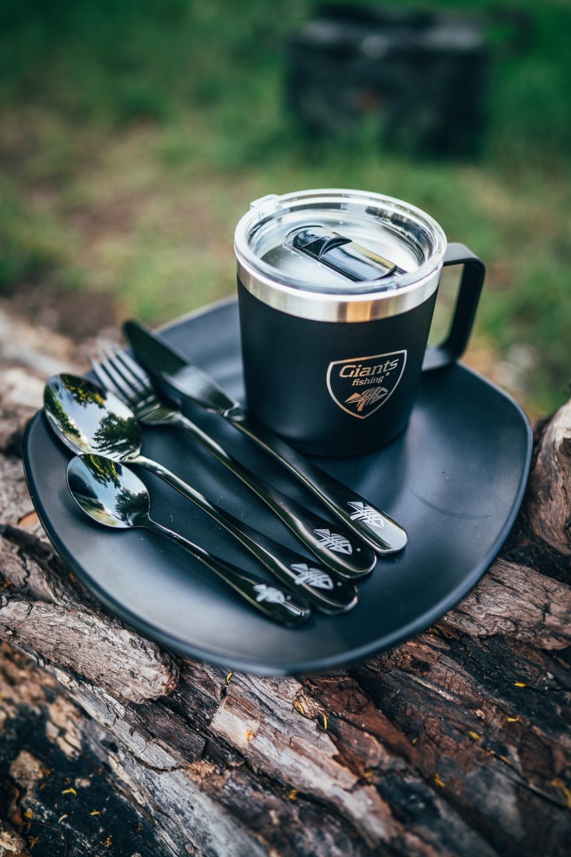 Giants fishing Sada příborů černý nerez Cutlery SS 410 ( 4pc - set )