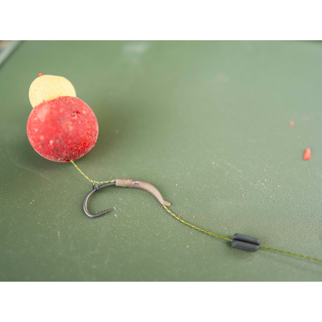 GIANTS FISHING Rovnátka na háček Line Aligner Short Shank Large Brown Hook 2-6 10ks