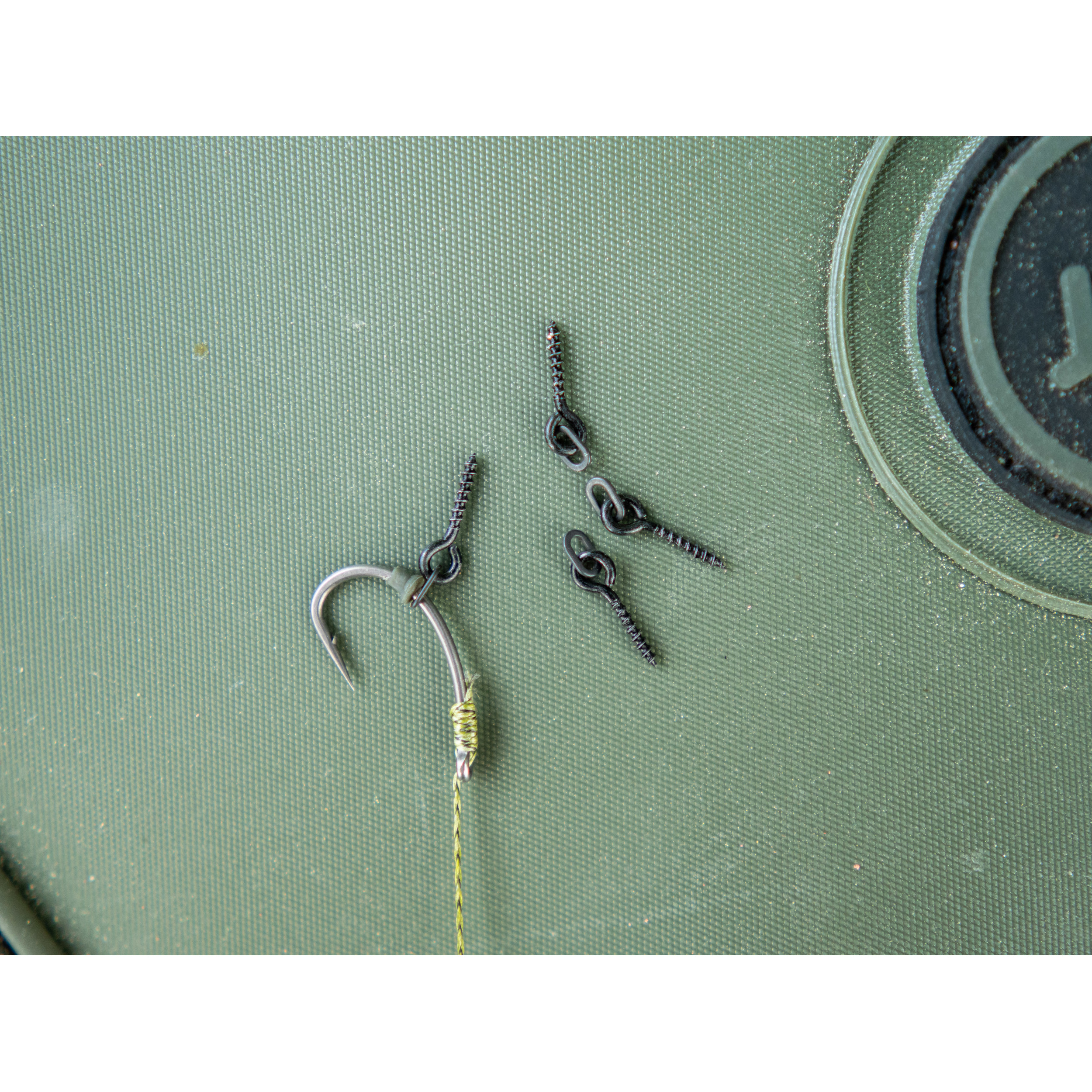 Giants fishing Kolíček s očkem Pop Up Pegs with Bait Rings (10ks)