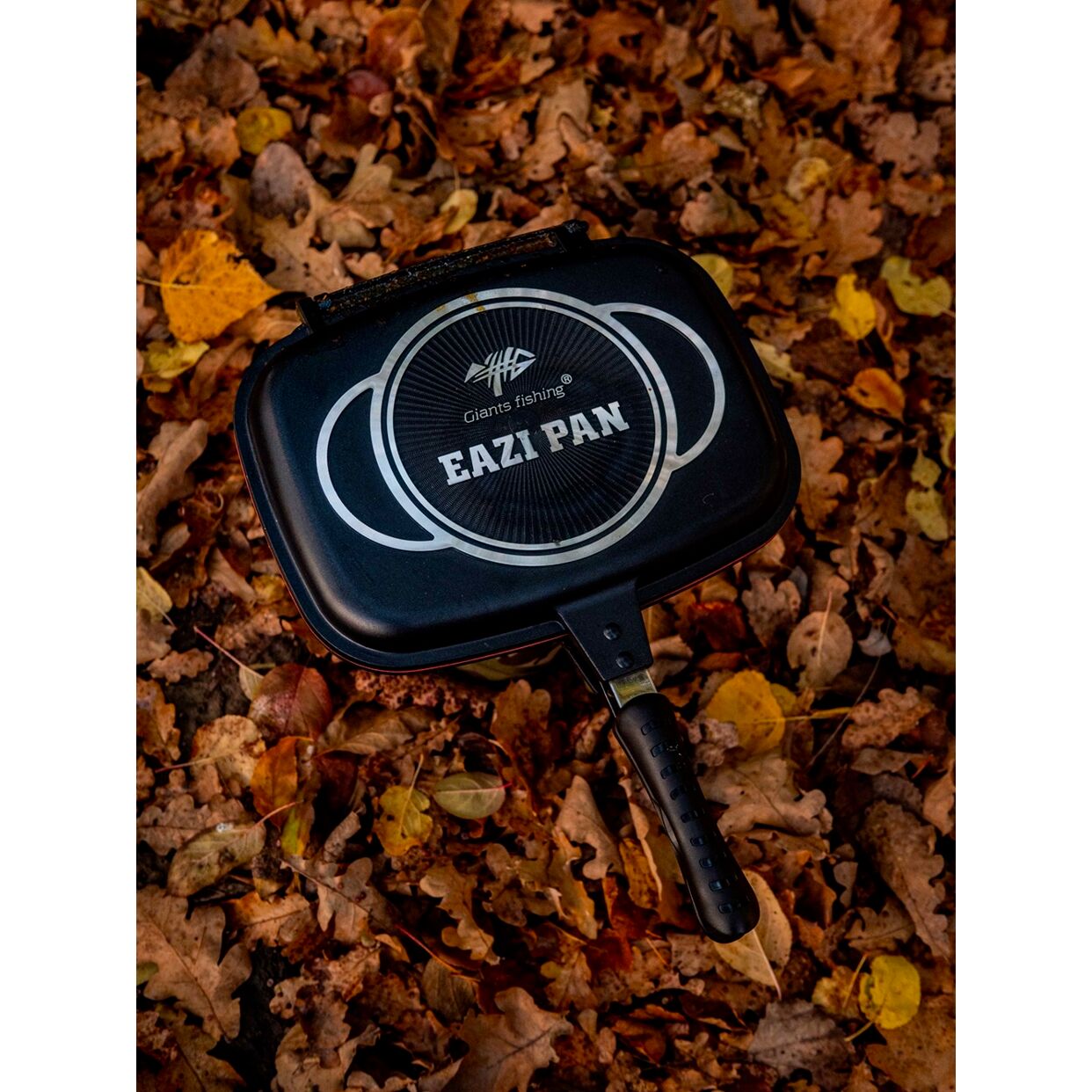 Giants fishing Akční set Pánev na vaření Eazi Pan Large + Sada nerezových příborů