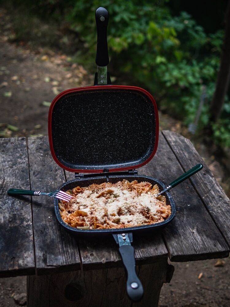 Giants fishing Akční set Pánev na vaření Eazi Pan Large + Sada nerezových příborů