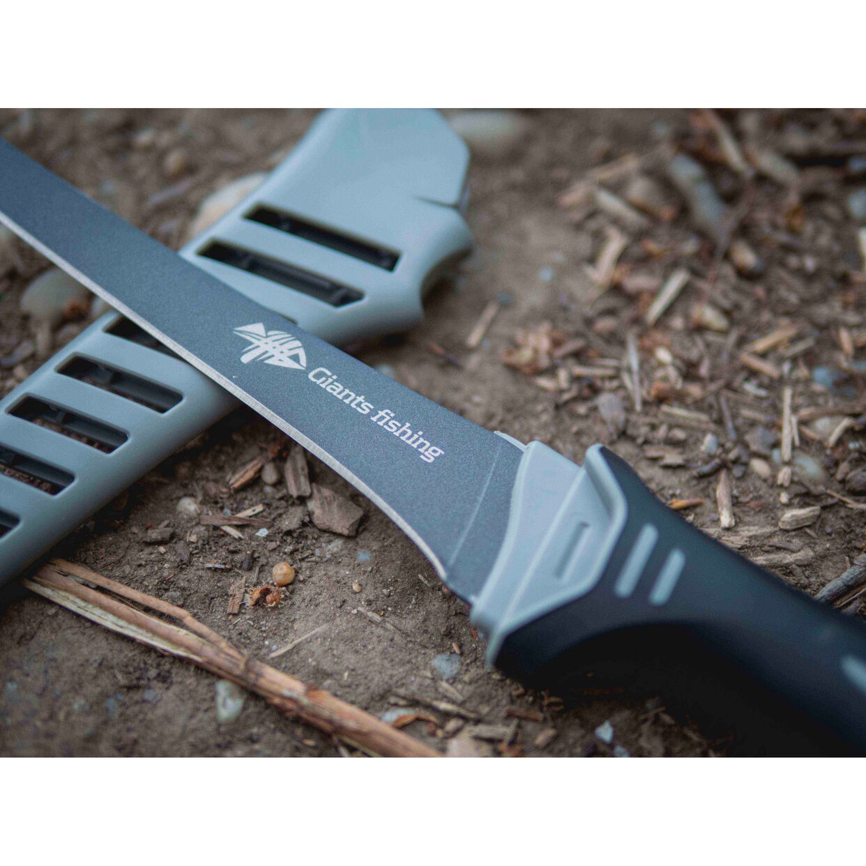 Giants fishing Filetovací nůž 7 Fillet knife with sharpener ( Easy clean sheath )