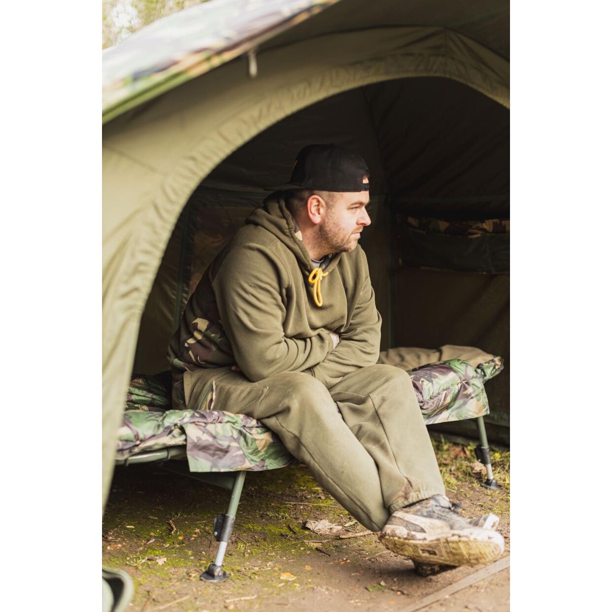 Wychwood Lehátko + spací pytel Riot Tactical Compact 6 Leg Sleep System
