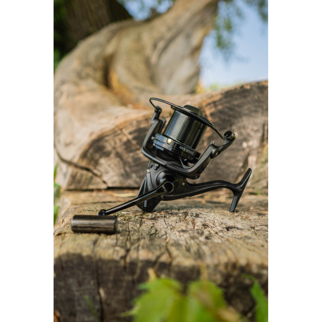 GIANTS FISHING Naviják XRS FD 9000 + černá cívka 9000 ZDARMA!