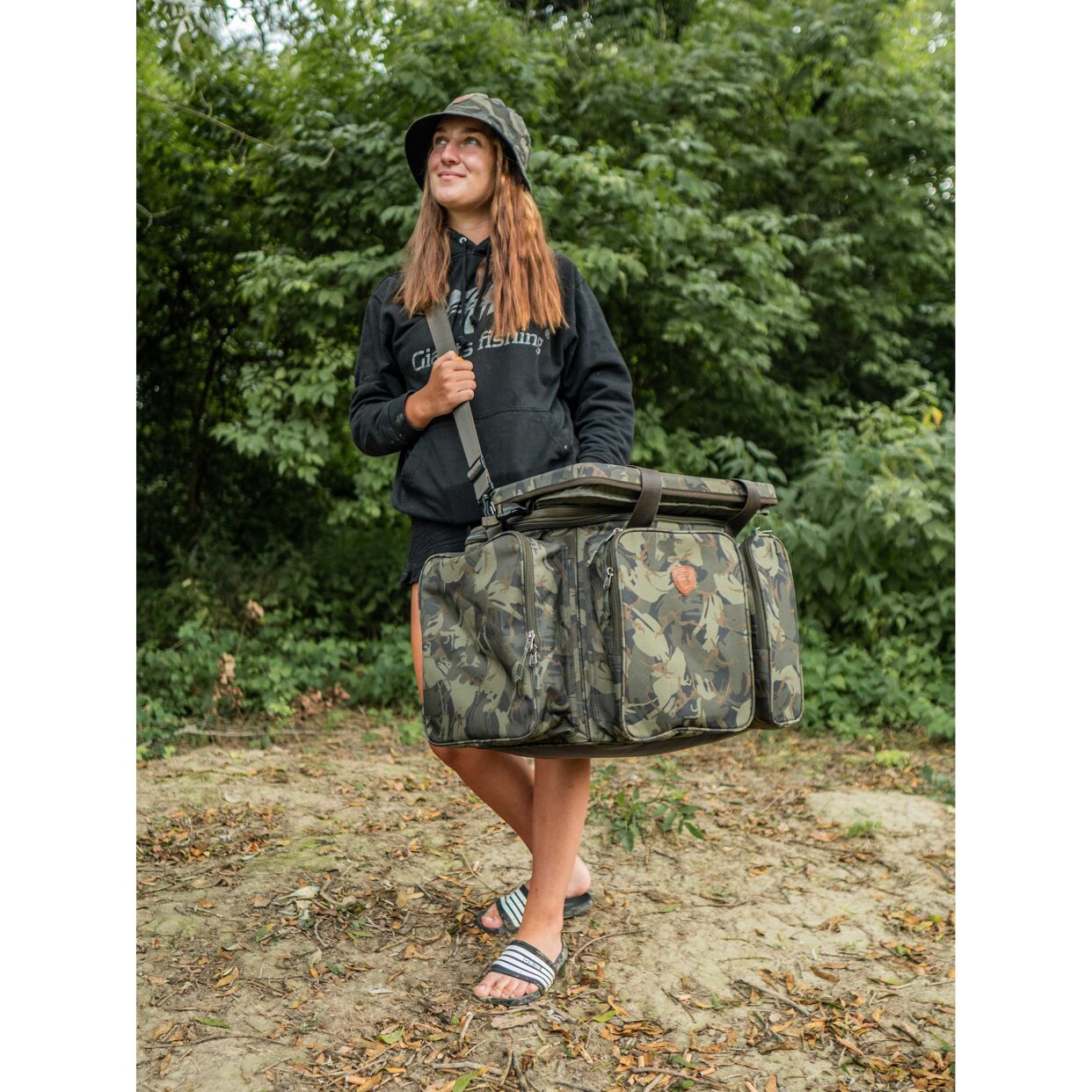 AKCE GIANTS FISHING Cestovní taška se stolkem X-Large Carp + Cestovní taška Gaube Medium/Thermo